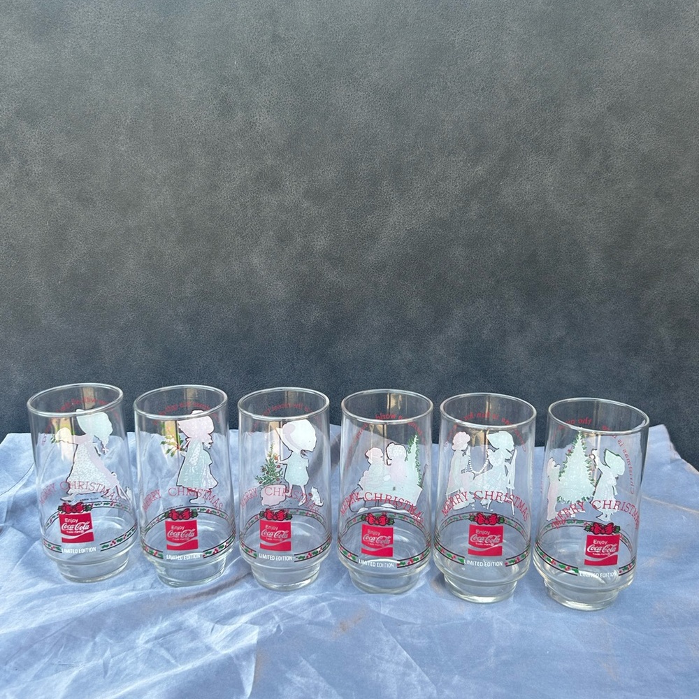 Coca Cola  vintage retro Christmas glasses Hollie Hobbie 1977 - Picture 2 of 2